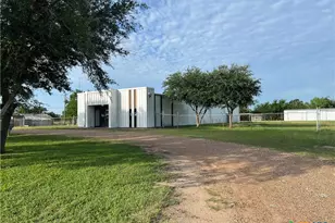 1085 Northside Rd, Victoria, TX 77904 - Photo 1