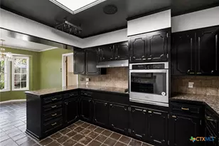 2804 E Loma Vista Ave, Victoria, TX 77901 - Photo 32