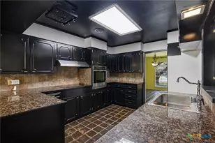 2804 E Loma Vista Ave, Victoria, TX 77901 - Photo 4