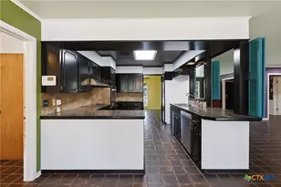 2804 E Loma Vista Ave, Victoria, TX 77901 - Photo 6