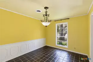 2804 E Loma Vista Ave, Victoria, TX 77901 - Photo 8