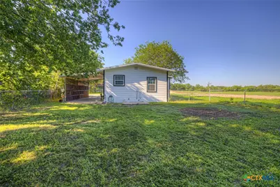 1054 Morelos Street, Seguin, TX 78155 - Photo 10