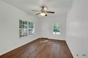1054 Morelos St, Seguin, TX 78155 - Photo 2
