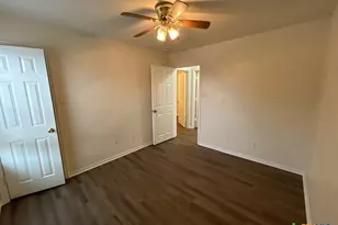 202 W Truman Ave, Copperas Cove, TX 76522 - Photo 4