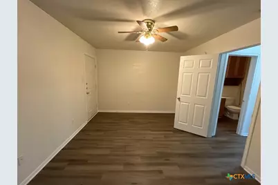 202 W Truman Avenue, Copperas Cove, TX 76522 - Photo 6