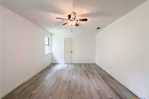 410 Cole Ave, Temple, TX 76501 - Photo 4