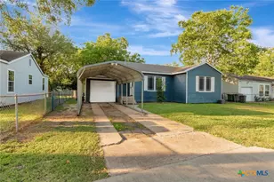 2402 E Brazos St, Victoria, TX 77901 - Photo 1