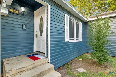 2402 E Brazos Street, Victoria, TX 77901 - Photo 2