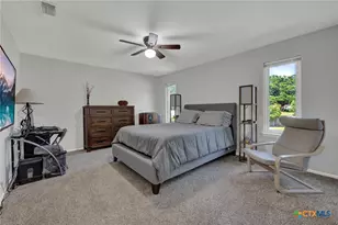 96 W Hampton Dr, Seguin, TX 78155 - Photo 24