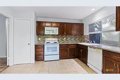 209 Crystal Canyon, Universal City, TX 78148 - Photo 10