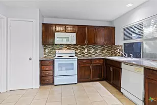209 Crystal Canyon, Universal City, TX 78148 - Photo 10