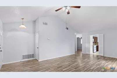 209 Crystal Canyon, Universal City, TX 78148 - Photo 6