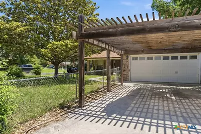 780 Burges Street, Seguin, TX 78155 - Photo 4