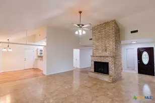 304 Bramble Bush Ln, Victoria, TX 77904 - Photo 6