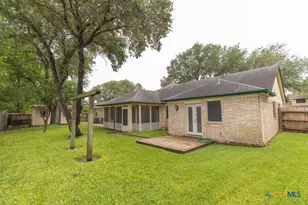 304 Bramble Bush Ln, Victoria, TX 77904 - Photo 4