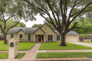 304 Bramble Bush Ln, Victoria, TX 77904 - Photo 1
