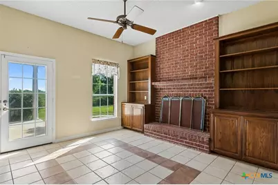 4612 County Road 117, Floresville, TX 78114 - Photo 8