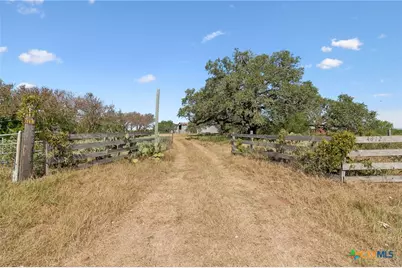 4612 County Road 117, Floresville, TX 78114 - Photo 32