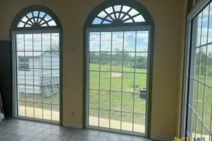 4612 County Rd 117, Floresville, TX 78114 - Photo 18