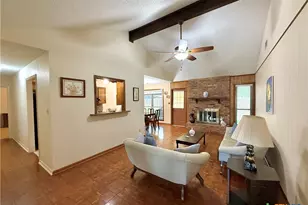 208 Richmond Dr, Victoria, TX 77904 - Photo 8