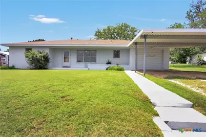 1008 W Avenue D, Belton, TX 76513 - Photo 2