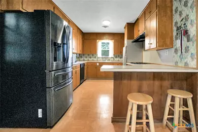 1008 W Avenue D, Belton, TX 76513 - Photo 10