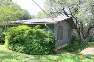 1306 Alamo St, San Marcos, TX 78666 - Photo 2