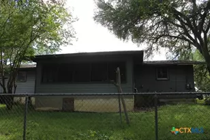 1306 Alamo St, San Marcos, TX 78666 - Photo 4
