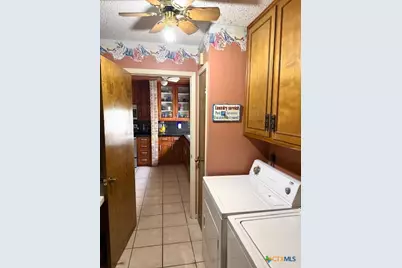 221 Navajo Drive, Victoria, TX 77904 - Photo 18