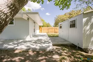 2807 Bluebonnet St, Victoria, TX 77901 - Photo 32