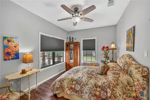 217 N Walnut Ave, Luling, TX 78648 - Photo 18