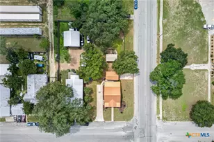217 N Walnut Ave, Luling, TX 78648 - Photo 38