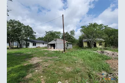 1108 S East Street, Edna, TX 77957 - Photo 16