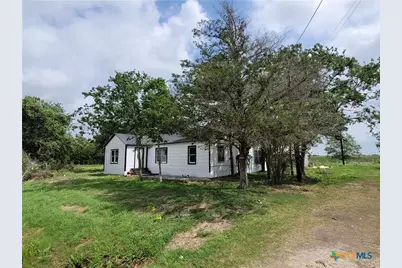 1108 S East Street, Edna, TX 77957 - Photo 2