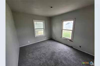 1108 S East Street, Edna, TX 77957 - Photo 10