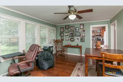 110 Walnut Street, Yoakum, TX 77995 - Photo 22