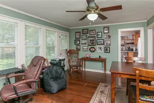 110 Walnut St, Yoakum, TX 77995 - Photo 22