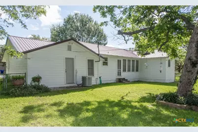 110 Walnut Street, Yoakum, TX 77995 - Photo 34