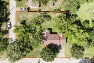 110 Walnut St, Yoakum, TX 77995 - Photo 40