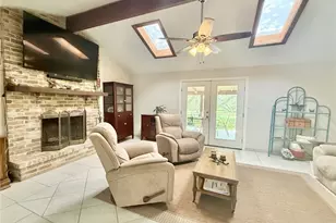 385 Live Oak Dr, Inez, TX 77968 - Photo 6