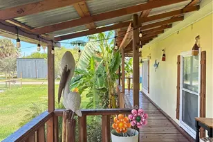 804 W Madison Ave, Port O'Connor, TX 77982 - Photo 2