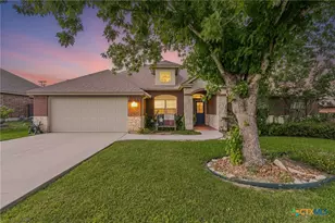 1021 Loma Verde Dr, New Braunfels, TX 78130 - Photo 1