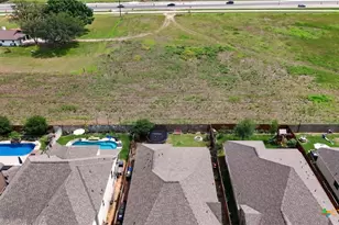 1925 Field Brook, Seguin, TX 78155 - Photo 40