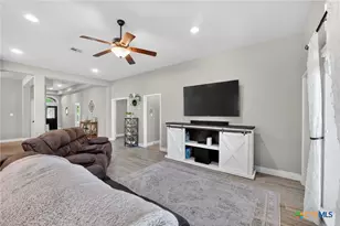 1925 Field Brook, Seguin, TX 78155 - Photo 14