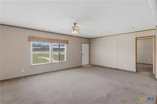 646 Old Colony Rd, Seguin, TX 78155 - Photo 4