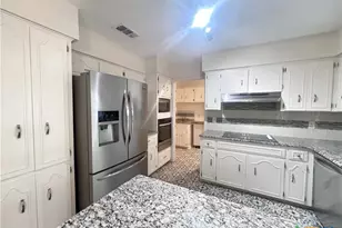 1438 Plumeria St, San Antonio, TX 78232 - Photo 10