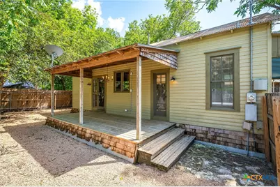 529 W Bridge Street, New Braunfels, TX 78130 - Photo 30