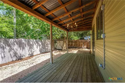 529 W Bridge Street, New Braunfels, TX 78130 - Photo 32
