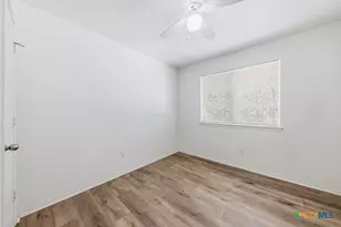 527 Roosevelt Dr, Seguin, TX 78155 - Photo 22