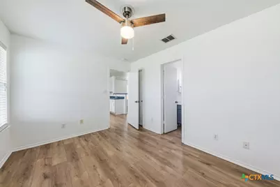 527 Roosevelt Drive, Seguin, TX 78155 - Photo 14